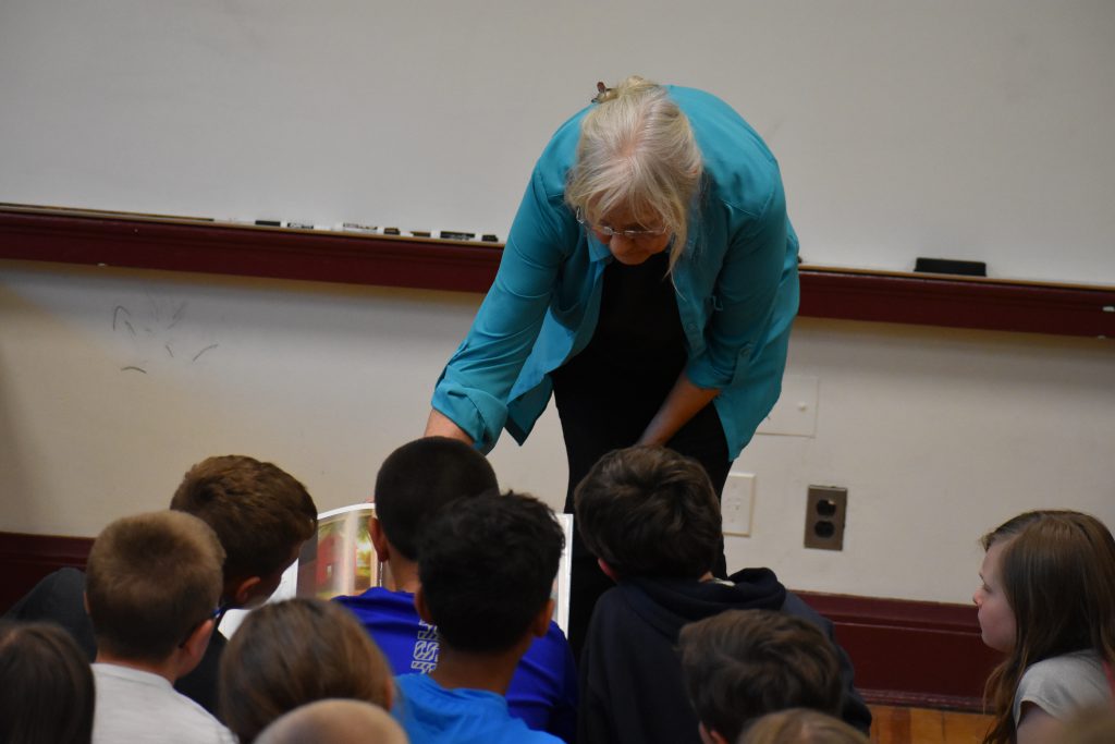 Candace Christiansen speaks to 4th grade students about the Anti-Rent Wars