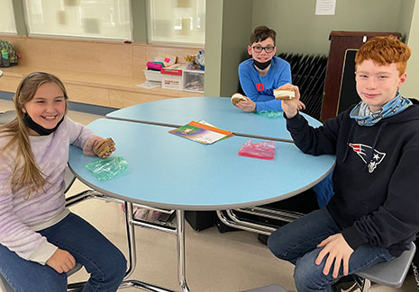 students eating ice cream